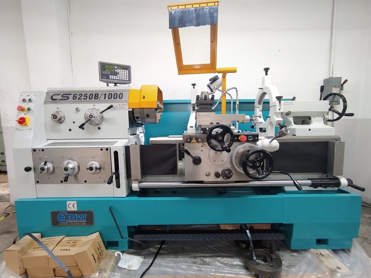 Torno Paralelo EMW CS6250B / 1000 mm